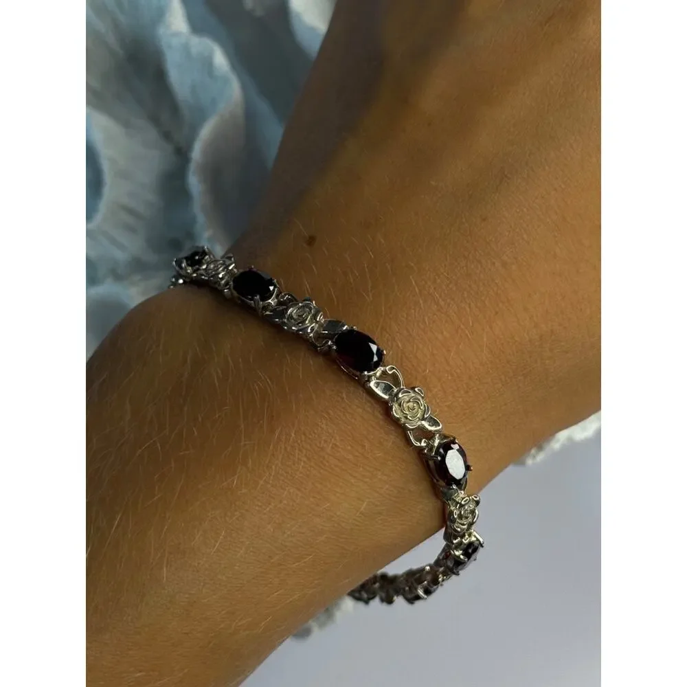 925 Sterling Silver Flower Garnet Bracelet Length 8